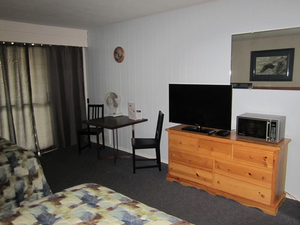 Lakeside Motel วิลเลียมส์เลค ภายนอก รูปภาพ